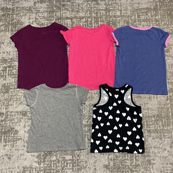 🔥4/20! Bundle of 5 little girls short sleeve shirts. Size 2T/3T - Picture 2 of 9
